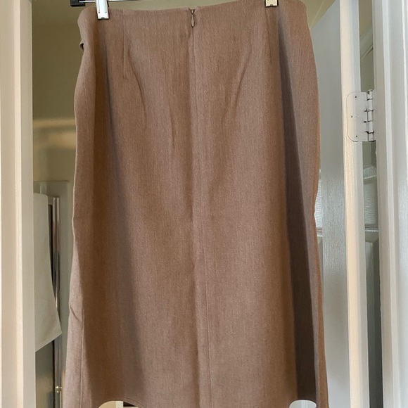 Pencil skirt - Picture 2 of 2